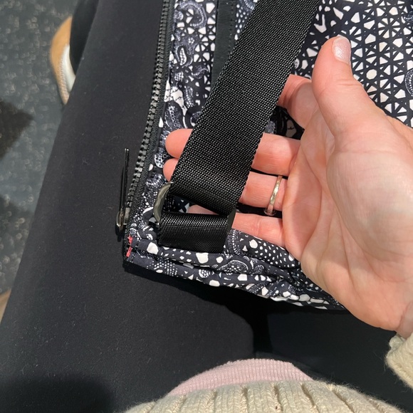 Lululemon City Adventurer Drawstring Tote (older gen) rare limited-edition main image 13